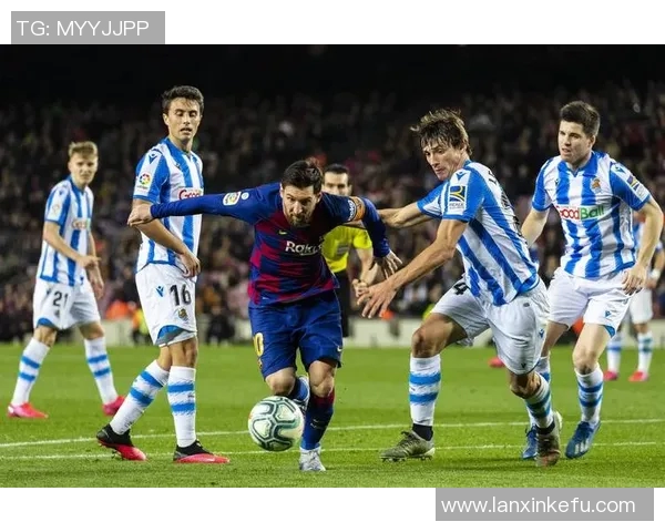 足球明星在场上各自担任的号码位置解析与角色分析