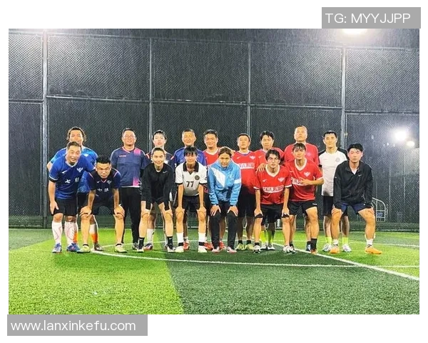 足球明星大乱战精彩瞬间全景展示尽享球场激情与荣耀