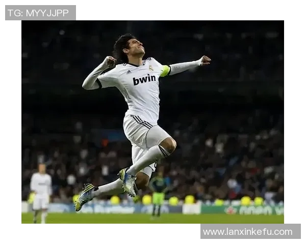 卡卡足球明星卡点带你领略足球魅力与激情的完美结合